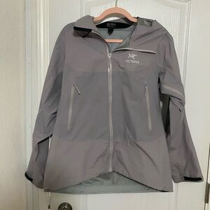 Beta Goretex Arc’teryx shell, women’s